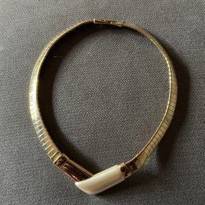 Vintage Signed Napier Necklace choker 16in Gold Tone White Gold Accent Front